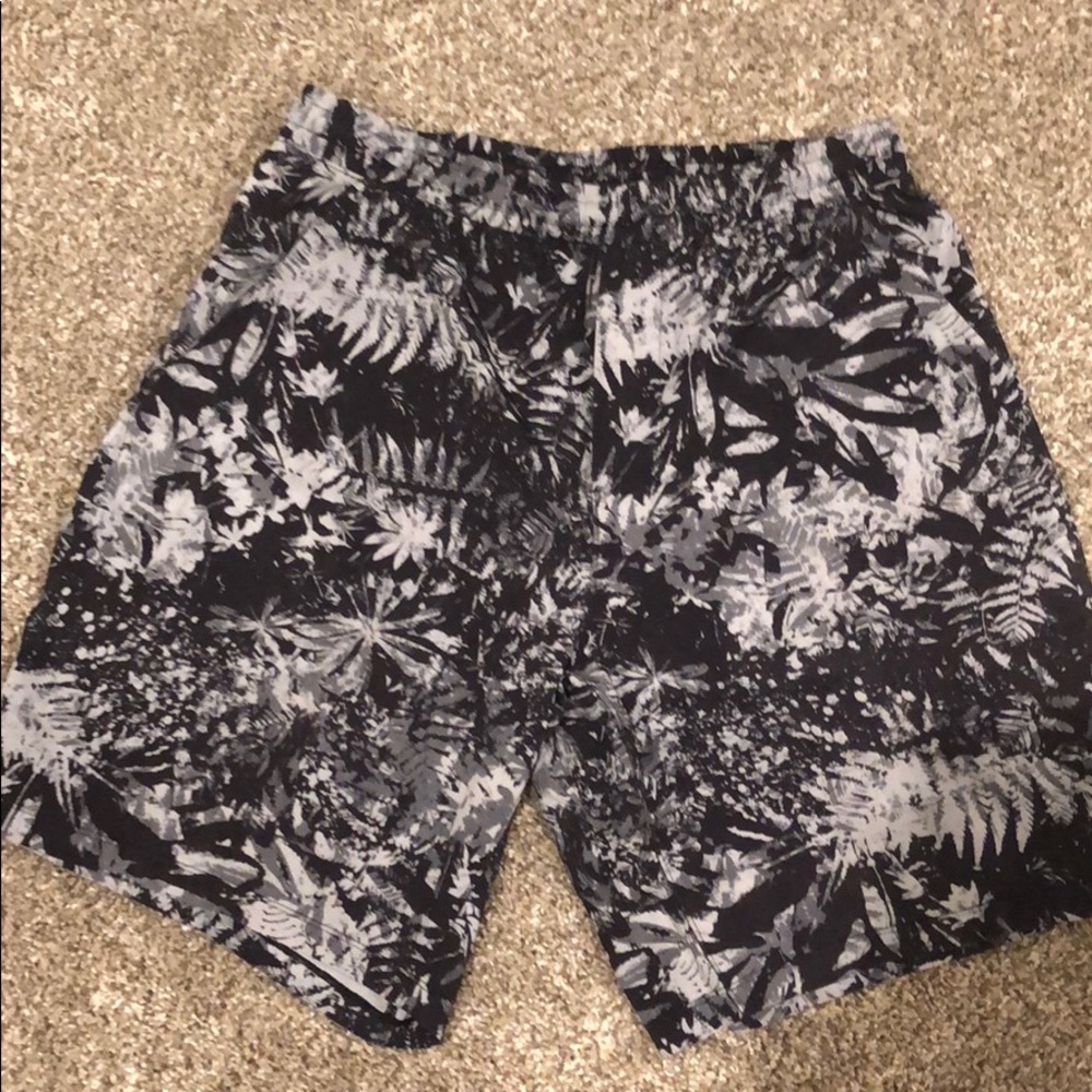 Lululemon Pacebreaker 9” Linerless